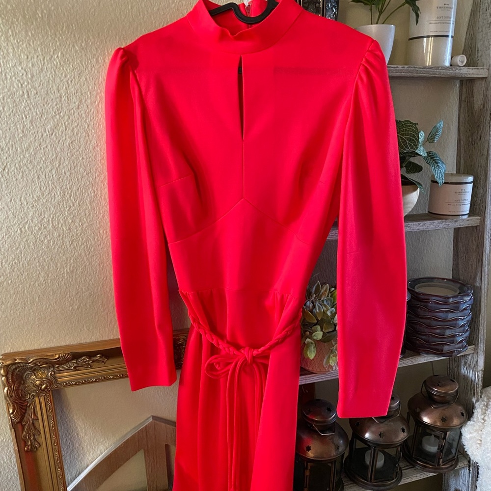 VINTAGE BLEEKER STREET 70s keyhole red dress